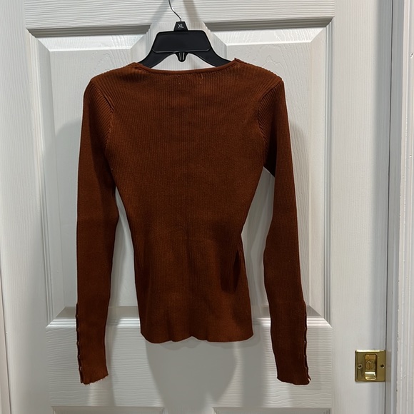 Deep brown, long sleeve sweater with gold button details - Picture 2 of 5